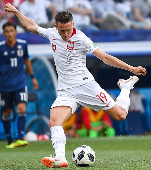 Zieliński at the 2018 FIFA World Cup playing against Japan.