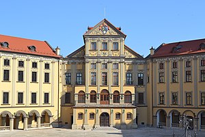 Нясвіжскі Палацава-Паркавы Комплекс: У дарадзівілаўскую эпоху, Драўляны замак, Будаўніцтва мураванага замка