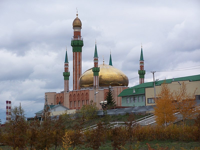 File:Әлмәт. Мусульманский религиозный центр им. Ризы Фахретдина - panoramio.jpg