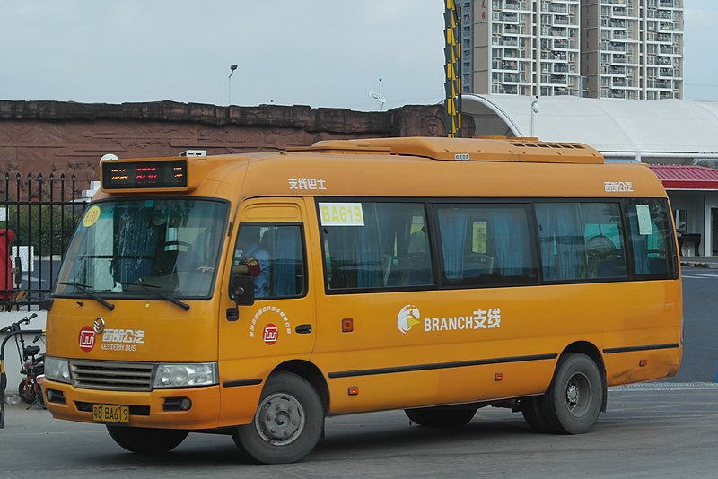 File:深圳公交B730路•XML6700J18C.jpg