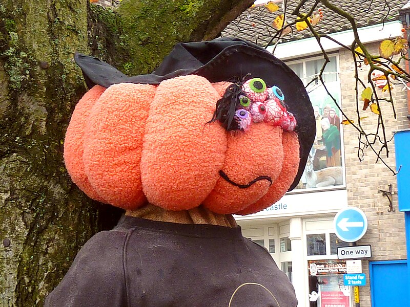 File:009 Knaresborough Scarecrow Trail 28 October 2023 (10).JPG