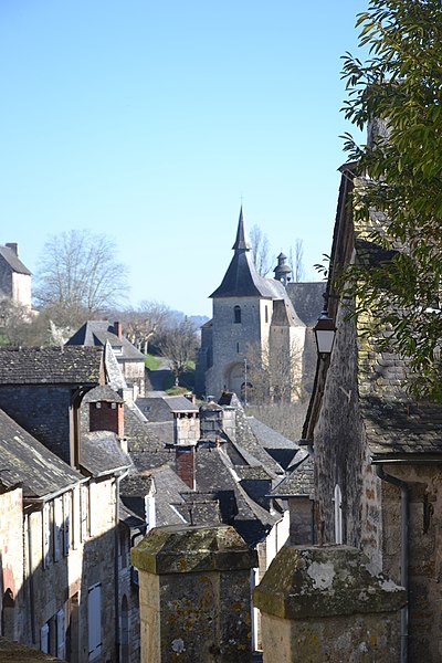 File:02-24 Turenne église et toits PA00099932.jpg