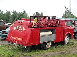 Rear view (from the right) of the truck.