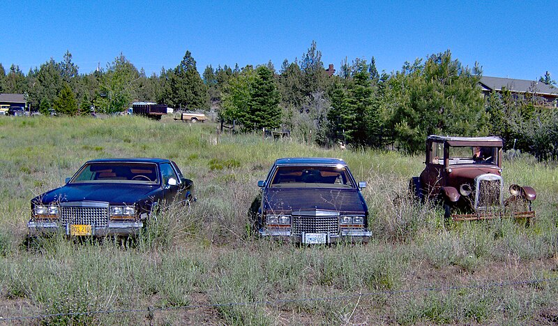 File:1980 Eldorados and Rust Bucket.jpg