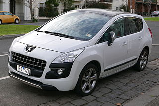 2014 Peugeot 3008 (T8 MY13) Allure HDi wagon (2015-07-16) 01