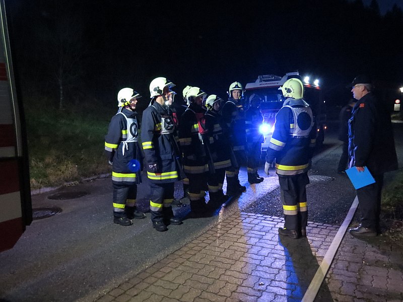 File:2017-11-18 (118) Abnahmeprüfung Technischer Einsatz der Freiwilligen Feuerwehr Weißenburg.jpg