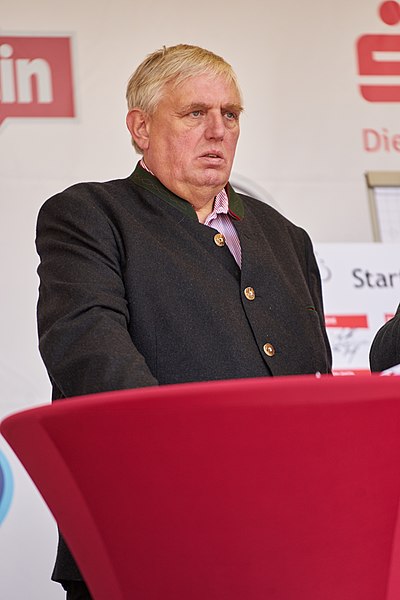 File:20181003 Münsterland Giro, Karl-Josef Laumann, Coesfeld (07855).jpg