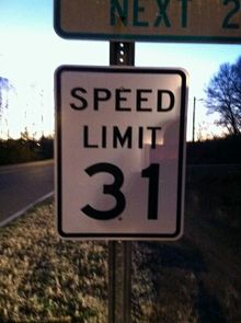 A 31 mph speed limit sign in Trenton 31mph.JPG