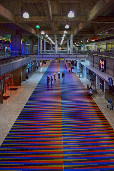 File:Aeropuerto Internacional Simon Bolivar.jpeg