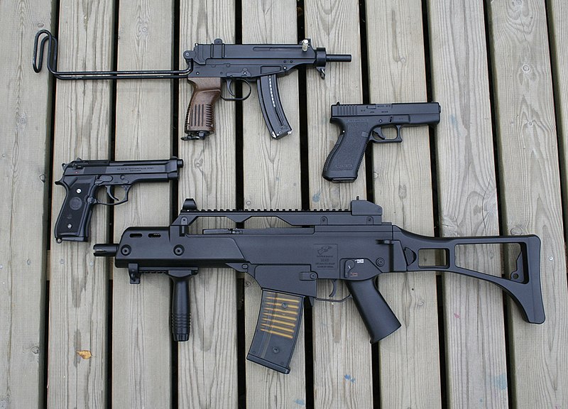 File:Airsoftguns.jpg