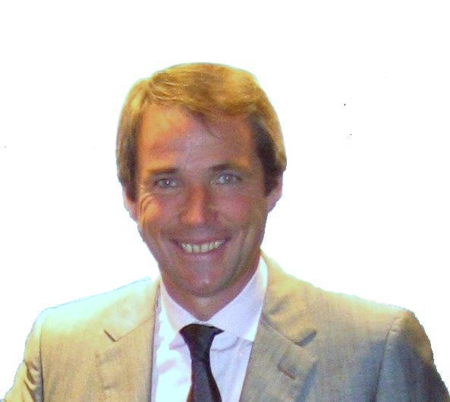 Alan hansen in 2004.png