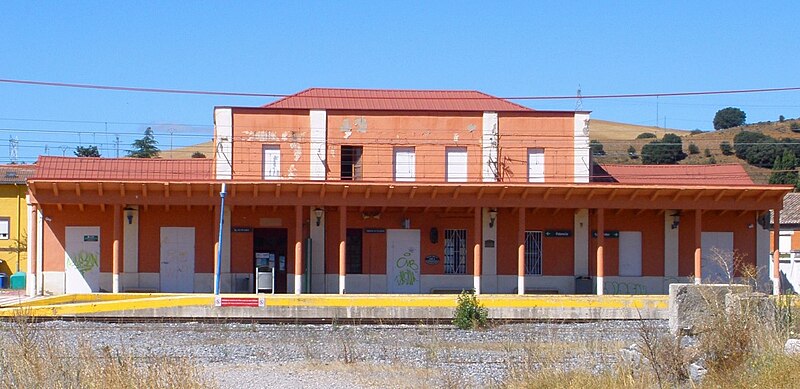 File:Alar del Rey - Estación de Adif 1.jpg