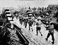 Amerikanske tropper krydser Siegfried-linjen