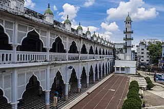 <span class="mw-page-title-main">Anderkilla Shahi Jame Mosque</span> Mosque in Chittagong, Bangladesh