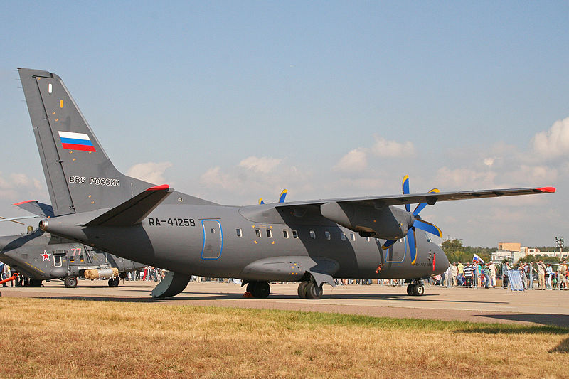 File:Antonov An140-100 RA-41258 (8596106652).jpg