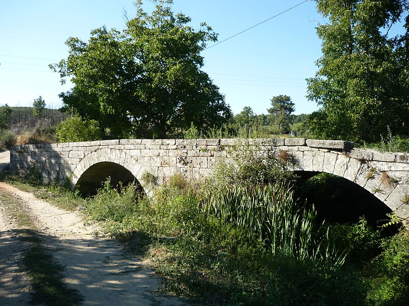 File:Aqueduc romain.JPG