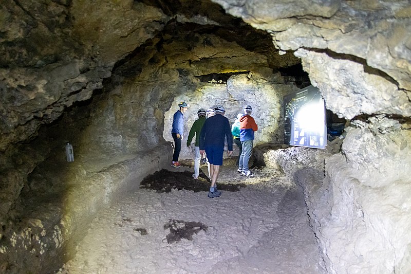 File:At Cueva del Viento 2023 023.jpg