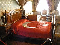 Ліжко, на якому помер Ататюрк