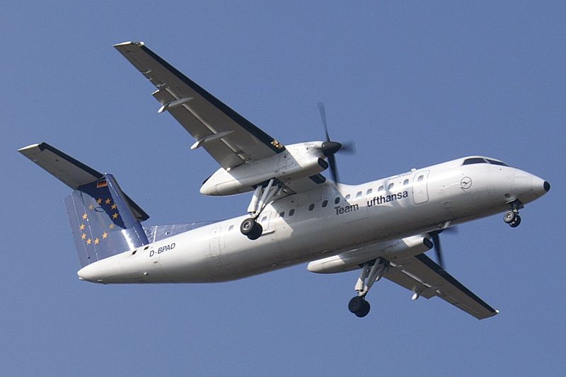 File:Augsburg Airways Dash 8 D-BPAD STR.jpg