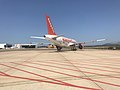 Avion EasyJet à l'aéroport d'Olbia (juillet 2018).JPG