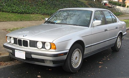 ไฟล์:BMW_525i_E34.jpg