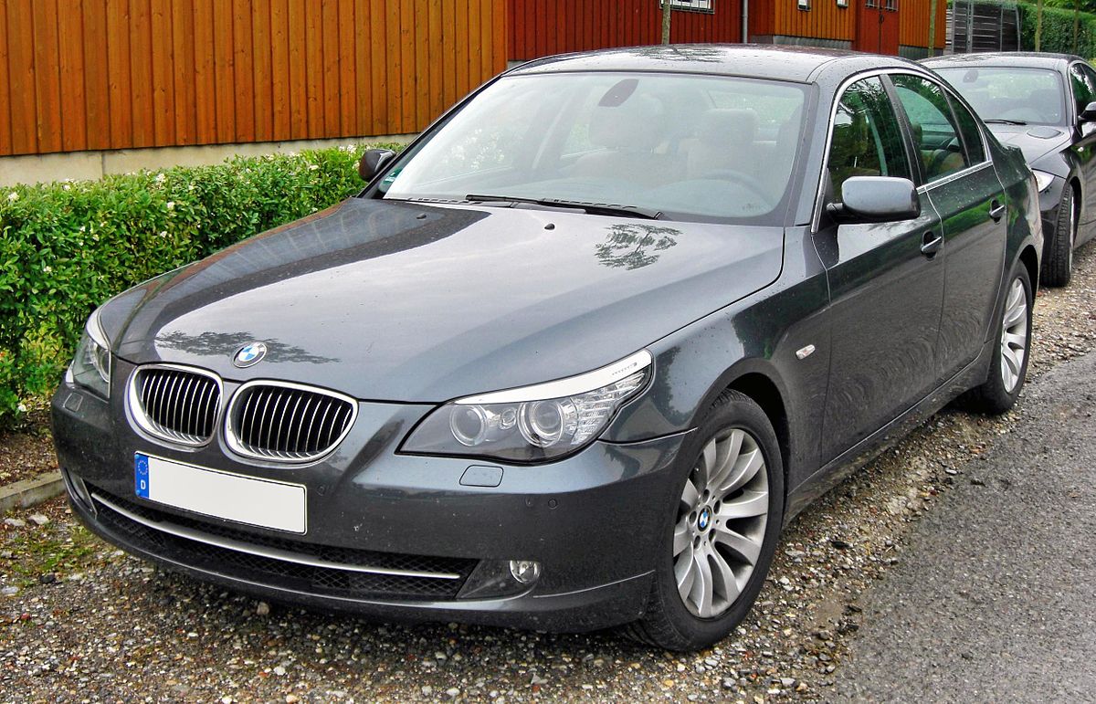 File:BMW 530i (E60) Facelift 20090615 front.JPG - Wikipedia