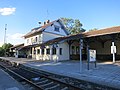 Station reception building