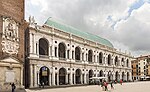 Basilica Palladiana (Vicenza) - Fassade auf der Piazza dei signori.jpg