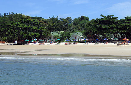 Ao Phai Beach. Samed Villa on the left (not really visible between the trees).