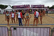 Deutsch: Beachhandball bei den Olympischen Jugendspielen 2018; Tag 5, 10. November 2018; Mädchen, Hauptrunde - Ungarn-Paraguay 2:0 English: Beach handball at the 2018 Summer Youth Olympics at 11 October 2018 – Girls Main Round – Hungary-Paraguay 2:0