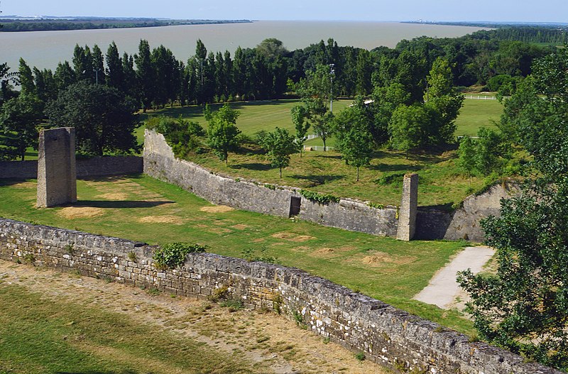 File:Blaye Zitadelle 1680-1689 Citadelle de Blaye Vauban Blick NNW Gironde Foto Wolfgang Pehlemann DSC08912.jpg