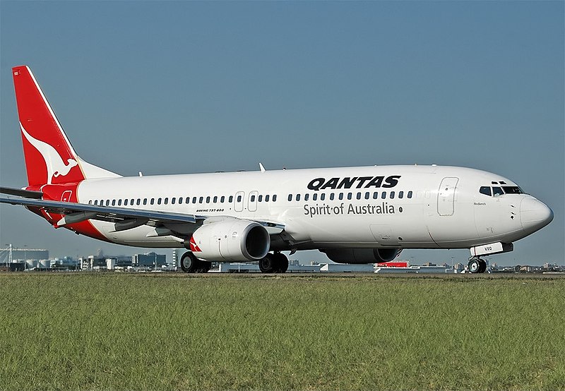 File:Boeing 737-838, Qantas JP371633.jpg