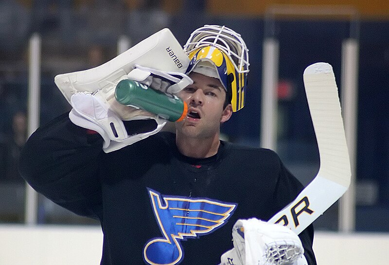 File:Brian Elliott with Gatorade bottle.jpg