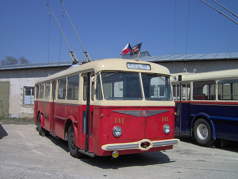 File:Brno, Řečkovice, depozitář TMB, Škoda 8Tr.jpg