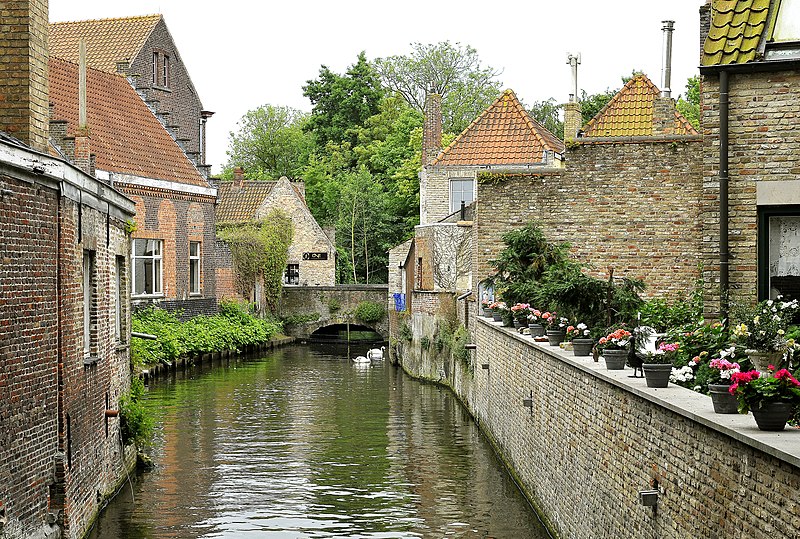 File:Brujas, canal.jpg