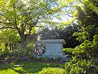 Buchanan grave.JPG