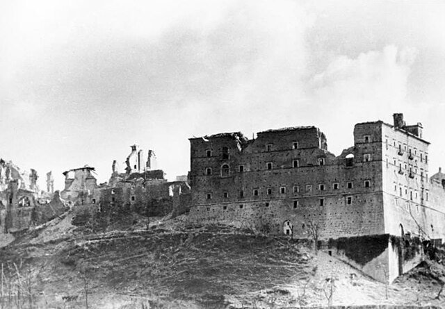 Monte Cassino u ruševinama