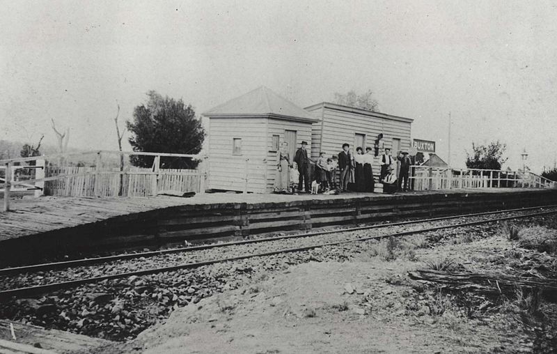 File:Buxton Railway Station (NSW) (9315527691).jpg