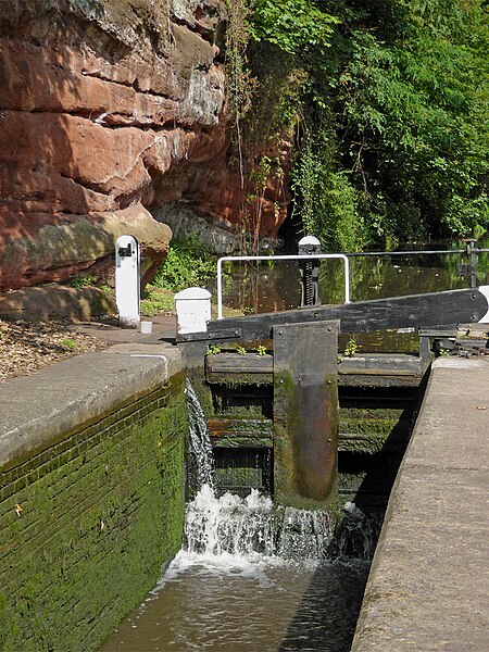 File:Caldwall Lock near Kidderminster in Worcestershire - geograph.org.uk - 5687013.jpg