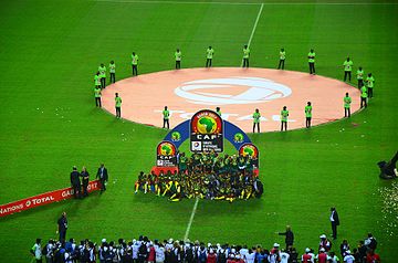 Archivo:Cameroon_celebrating_winning_2017_Africa_Cup_of_Nations.jpg