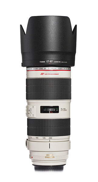 File:Canon EF 70-200mm f2.8L IS II USM with lens hood, 2013 November.jpg