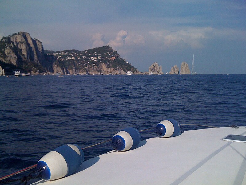 File:Capri Photo by Igor Wolgango Schiaroly.jpg