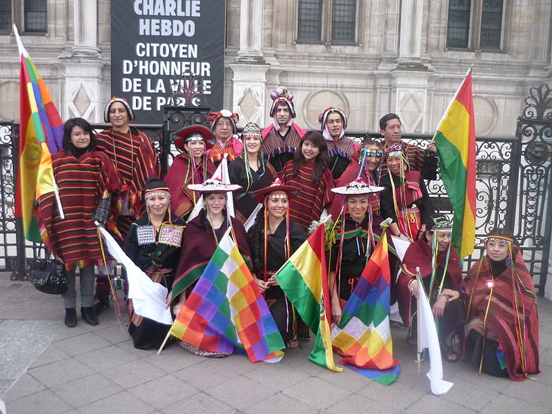 File:Carnaval des Femmes 2015 - P1360852 - Place de l'Hôtel-de-Ville - Les Boliviens.JPG