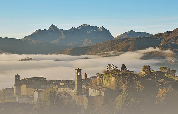 Castiglione di Garfagnana  (panoramica) Autore: Simone Batini Licensing: CC BY-SA 4.0