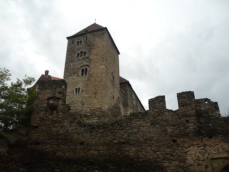 File:Castle Hardegg2.JPG