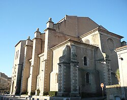 La cathédrale Saint-Benoit de Castres inachevée faute de financement. Il y a le chœur, mais il manque la nef.
