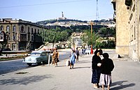 A sikló alsó állomása (középen) 1964-ben