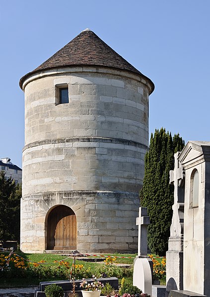 File:Cimetiere Montparnasse moulin Charite.jpg