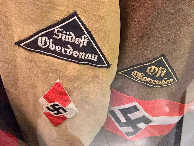 File:Deutsches Historisches Museum 2019-10-13 lowres Nazi Germany uniform jackets Bund deutscher Mädel BDM Südost Oberdonau Hitler-Jugend Ost Ostpreussen swastika 3874.jpg