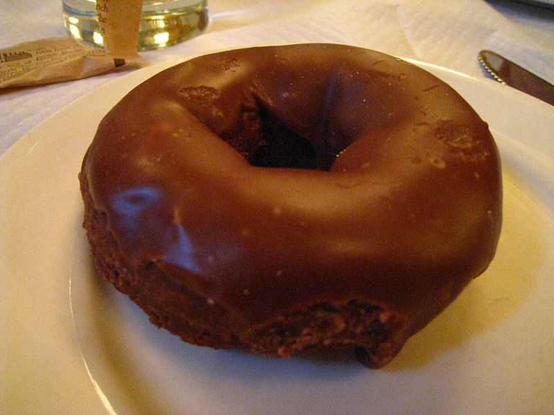 File:Donut de xocolata.jpg